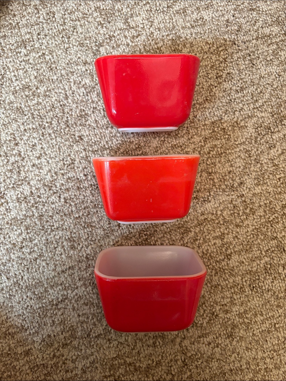 Vintage Pyrex dish lot (3)